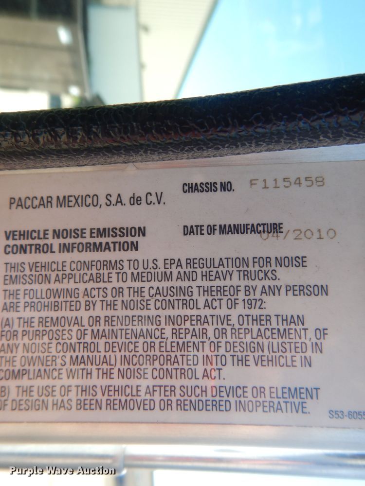 image for item FI9111 2011 Peterbilt 320  refuse truck