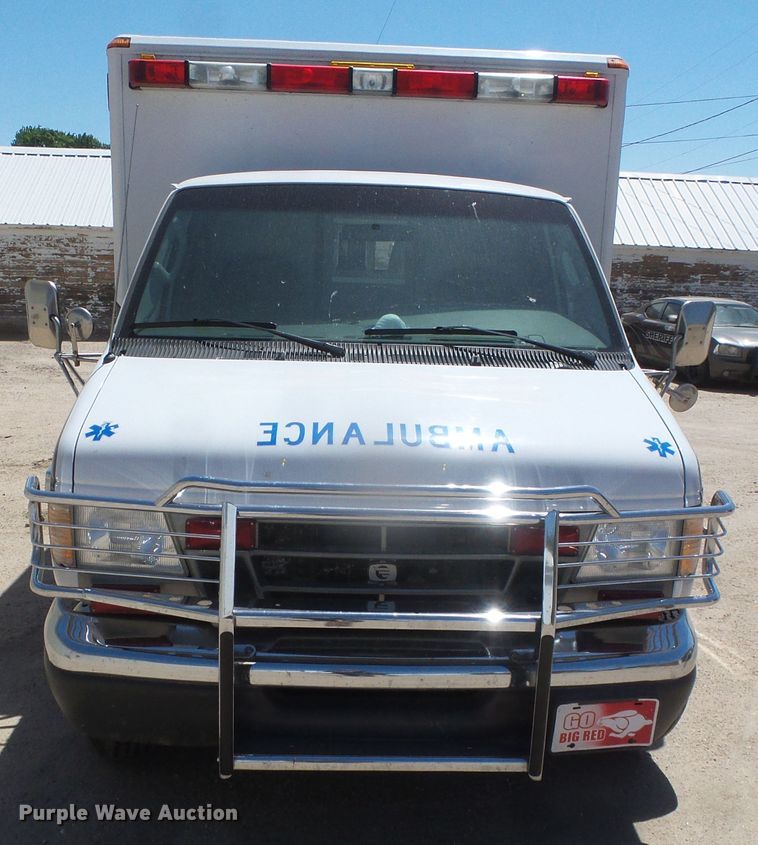 image for item GR9459 2003 Ford Econoline E450 Super Duty  ambulance