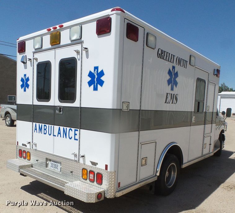 image for item GR9459 2003 Ford Econoline E450 Super Duty  ambulance