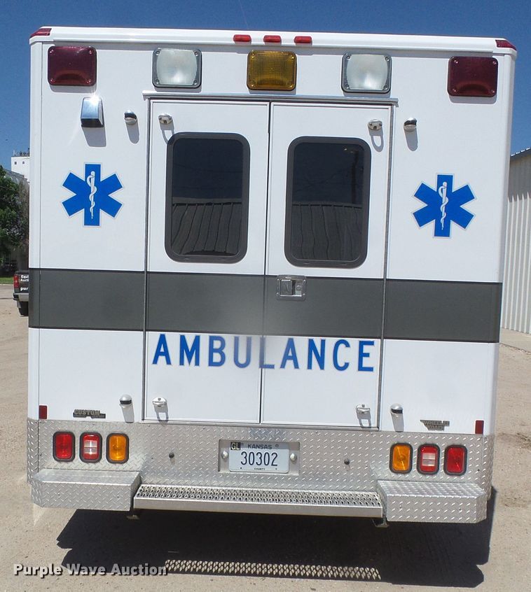 image for item GR9459 2003 Ford Econoline E450 Super Duty  ambulance