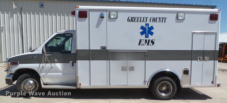 image for item GR9459 2003 Ford Econoline E450 Super Duty  ambulance