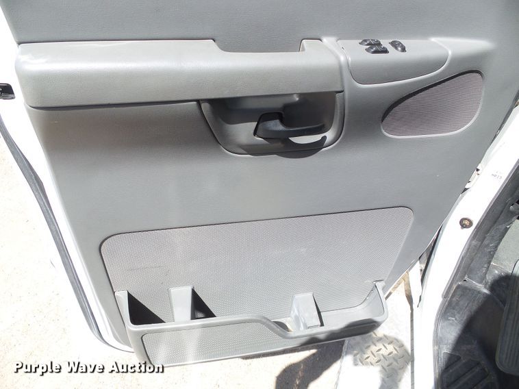 image for item GR9459 2003 Ford Econoline E450 Super Duty  ambulance