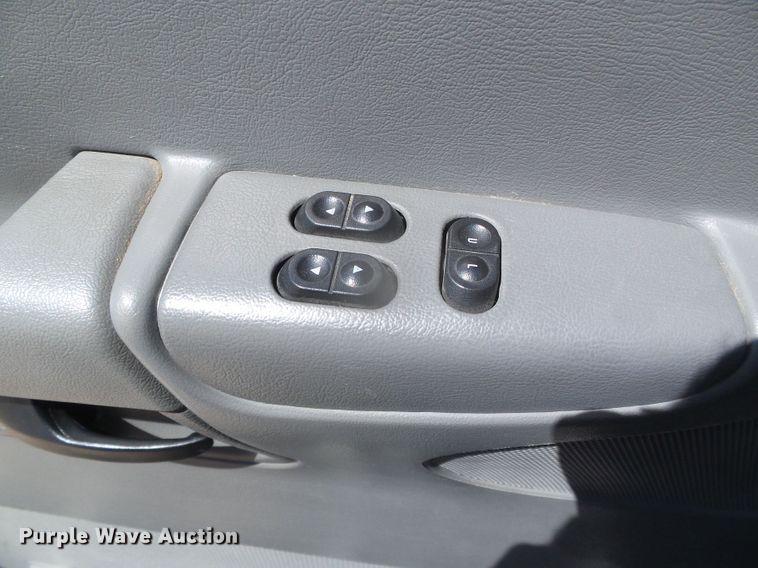 image for item GR9459 2003 Ford Econoline E450 Super Duty  ambulance