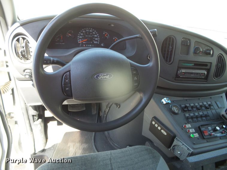 image for item GR9459 2003 Ford Econoline E450 Super Duty  ambulance