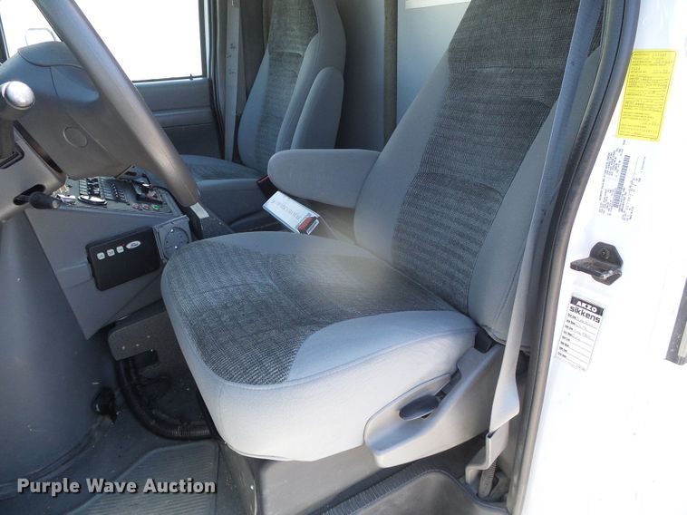 image for item GR9459 2003 Ford Econoline E450 Super Duty  ambulance