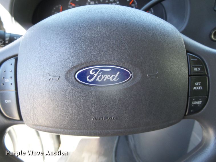 image for item GR9459 2003 Ford Econoline E450 Super Duty  ambulance