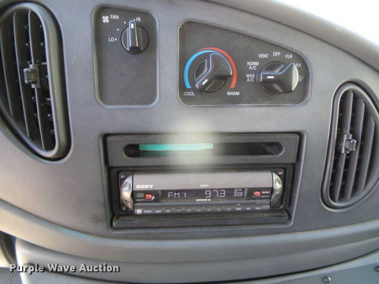 image for item GR9459 2003 Ford Econoline E450 Super Duty  ambulance