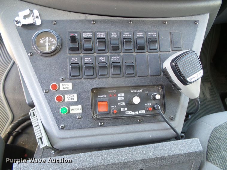 image for item GR9459 2003 Ford Econoline E450 Super Duty  ambulance