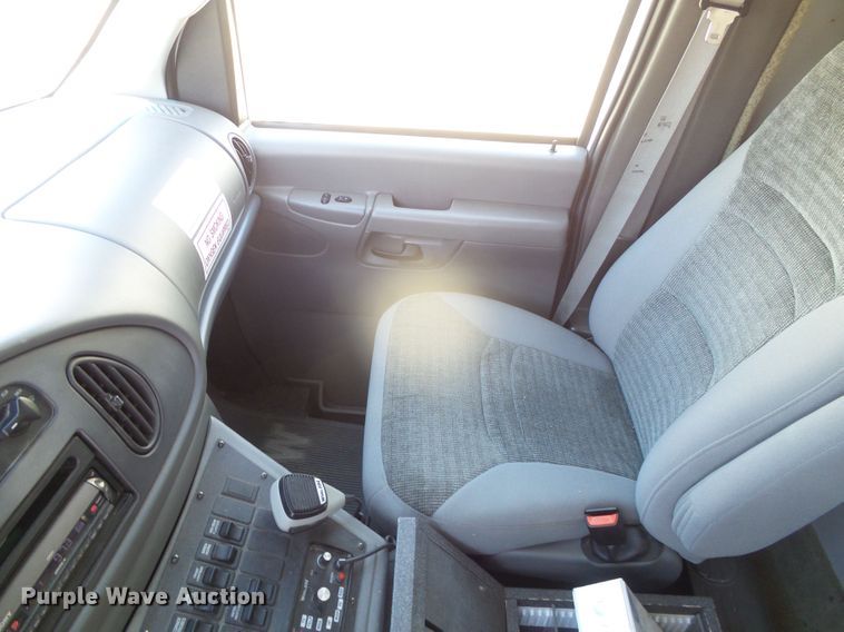 image for item GR9459 2003 Ford Econoline E450 Super Duty  ambulance