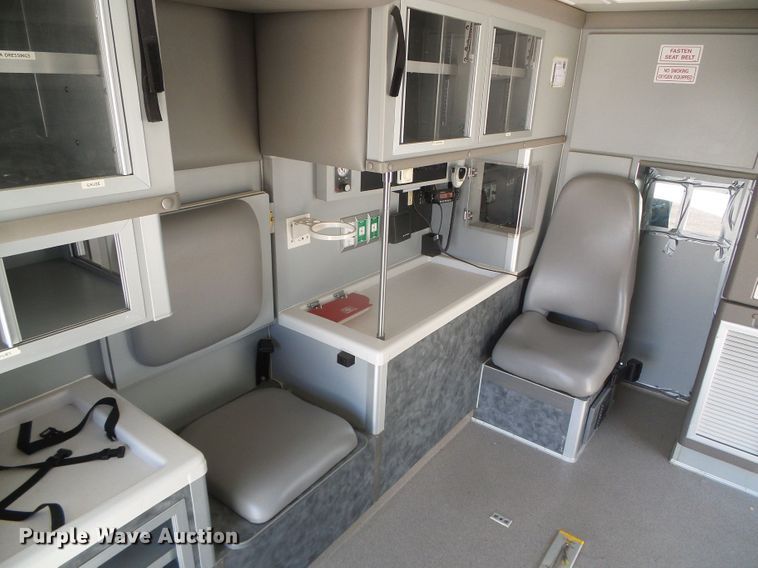 image for item GR9459 2003 Ford Econoline E450 Super Duty  ambulance