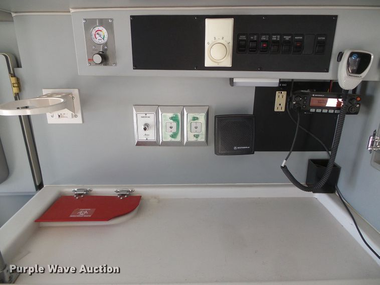 image for item GR9459 2003 Ford Econoline E450 Super Duty  ambulance