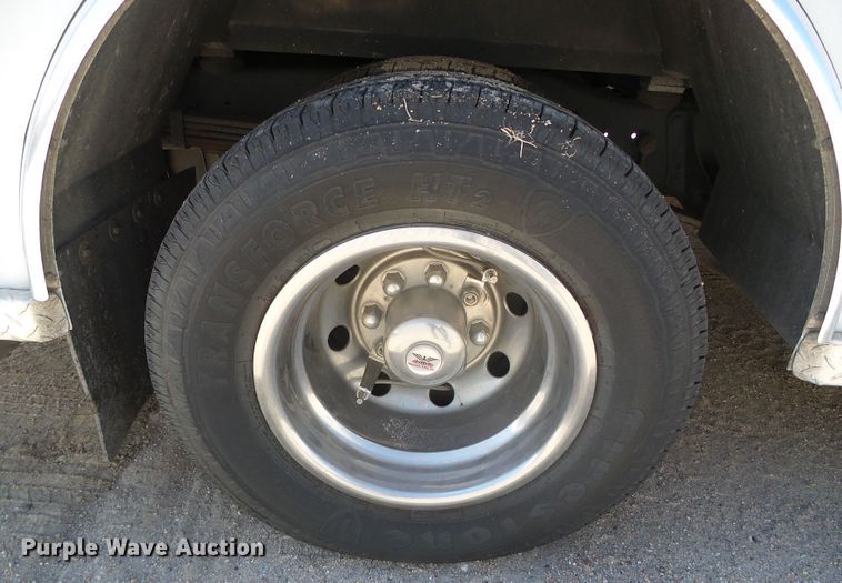 image for item GR9459 2003 Ford Econoline E450 Super Duty  ambulance