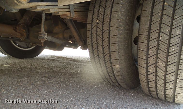 image for item GR9459 2003 Ford Econoline E450 Super Duty  ambulance