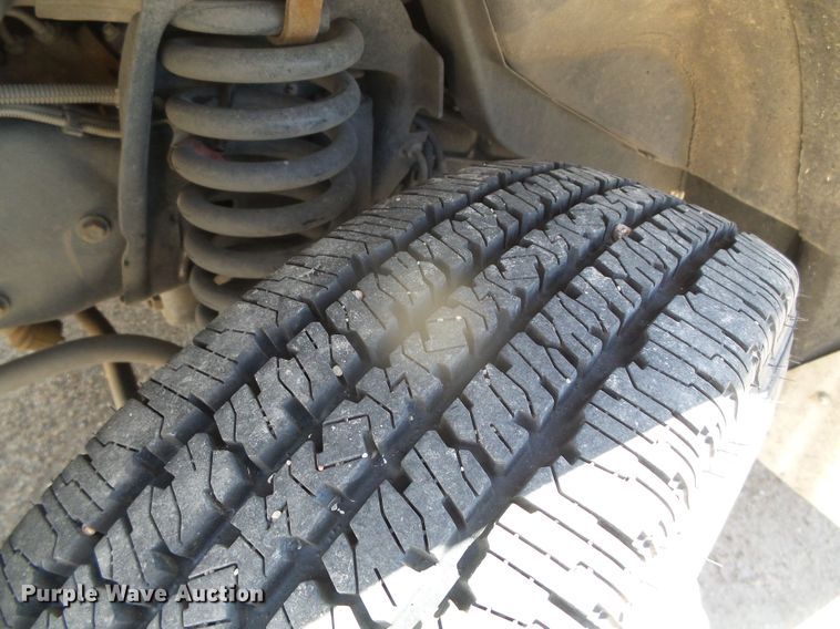 image for item GR9459 2003 Ford Econoline E450 Super Duty  ambulance