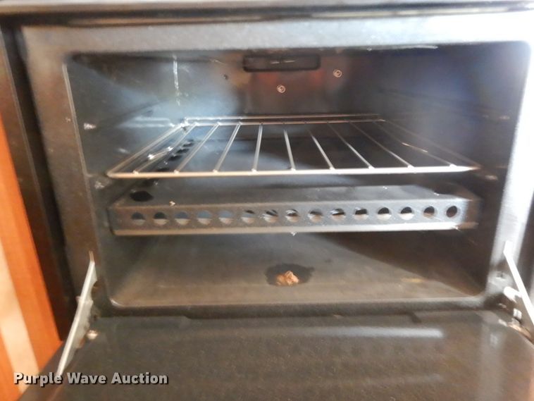 image for item HP9581 2006 Coachman  camper