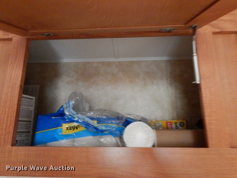 image for item HP9581 2006 Coachman  camper