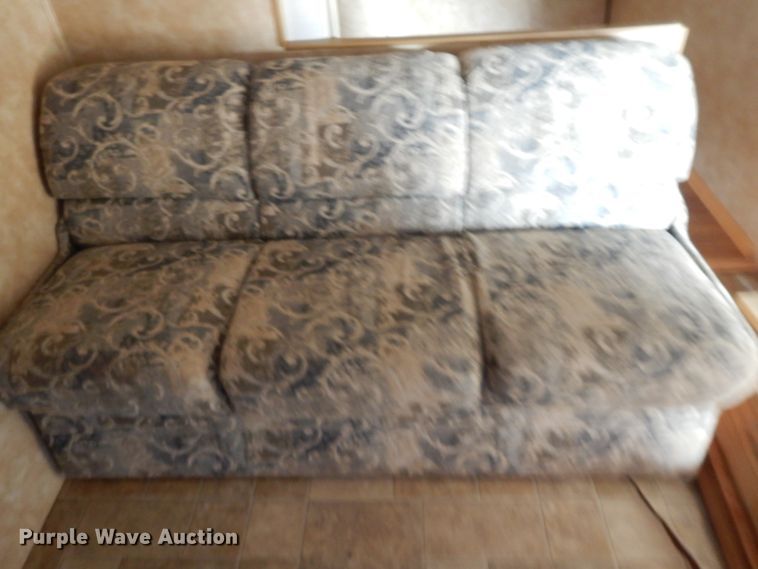 image for item HP9581 2006 Coachman  camper