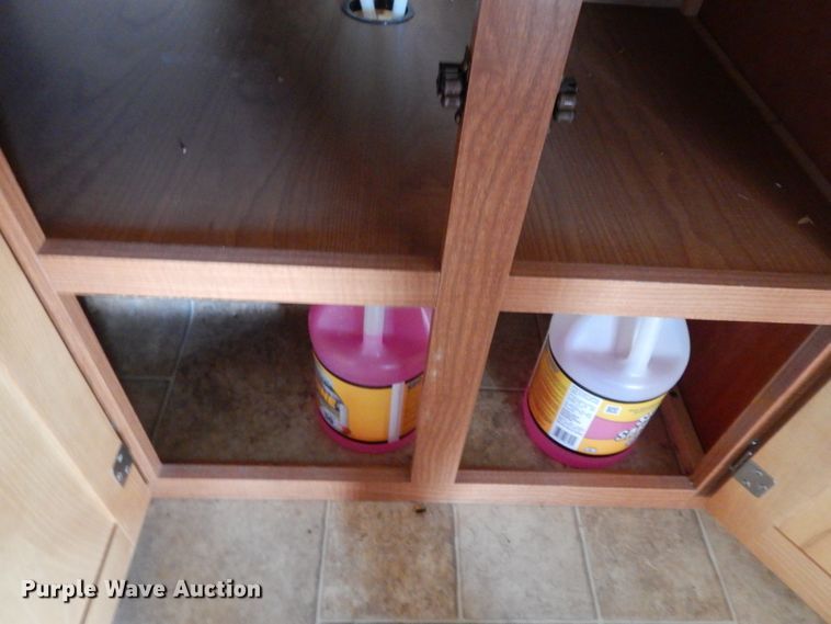 image for item HP9581 2006 Coachman  camper