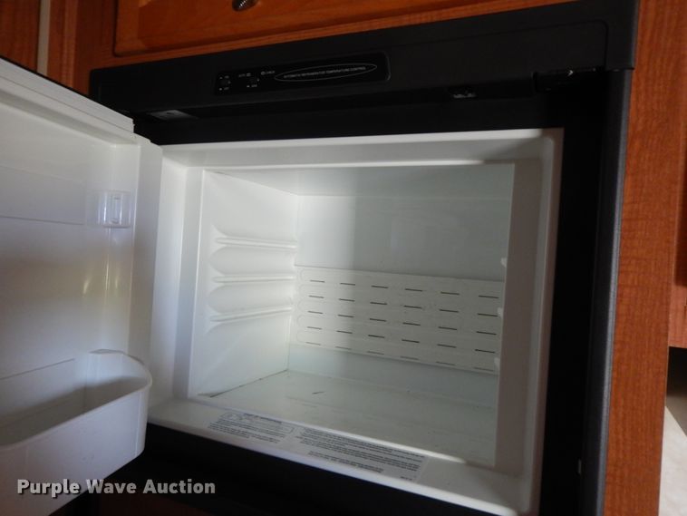 image for item HP9581 2006 Coachman  camper