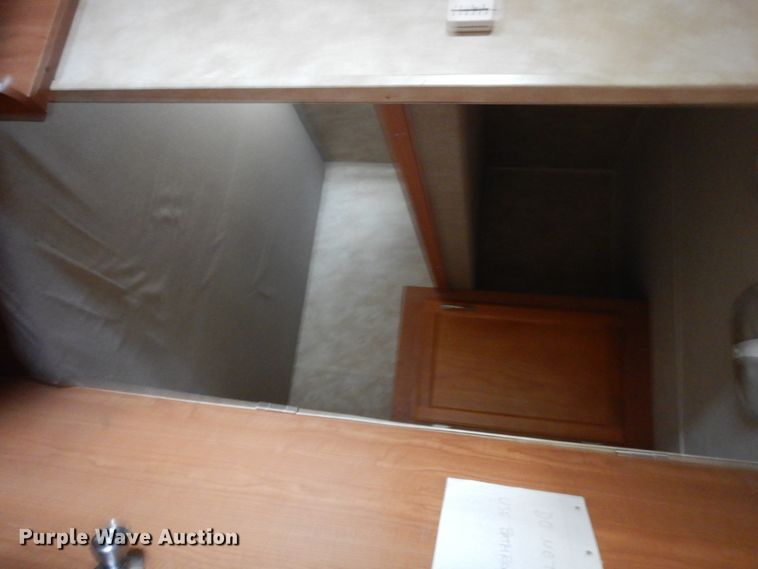 image for item HP9581 2006 Coachman  camper