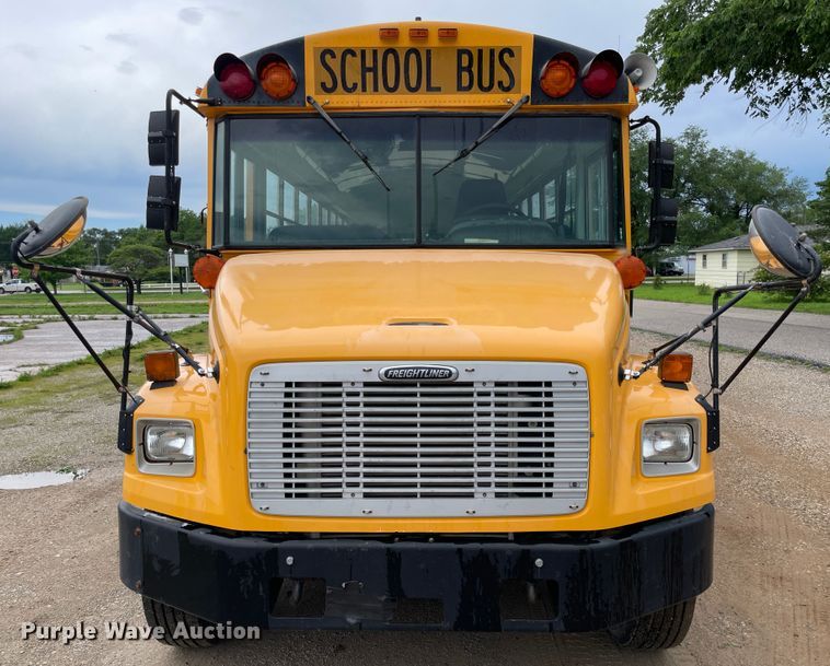 image for item IC9261 2001 Freightliner FS65  school bus