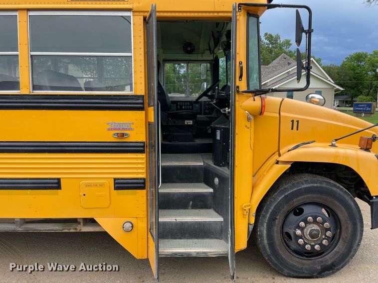 image for item IC9261 2001 Freightliner FS65  school bus