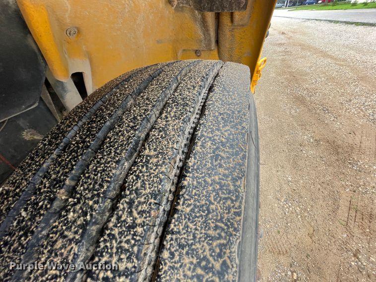 image for item IC9261 2001 Freightliner FS65  school bus