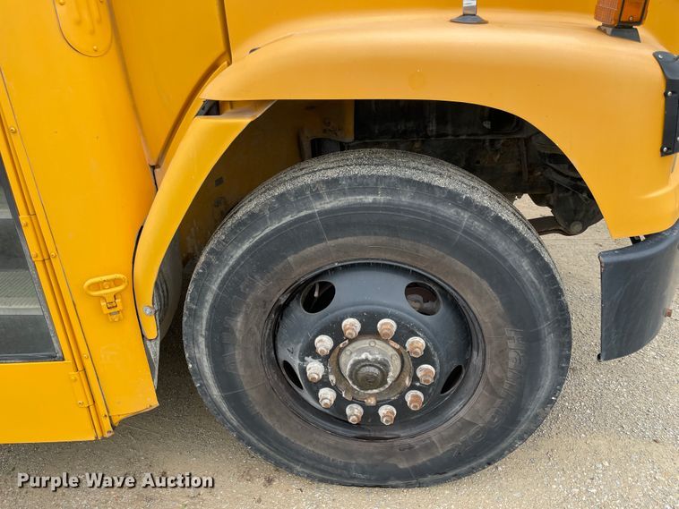 image for item IC9261 2001 Freightliner FS65  school bus