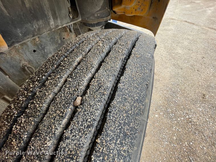 image for item IC9261 2001 Freightliner FS65  school bus