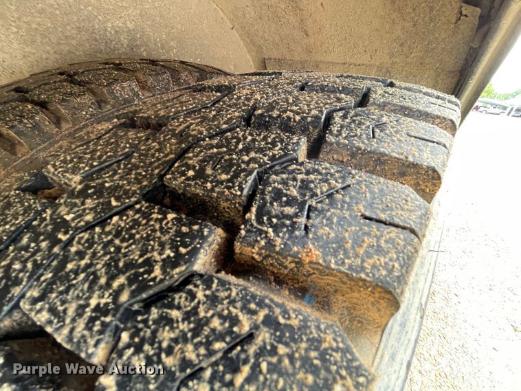 image for item IC9261 2001 Freightliner FS65  school bus