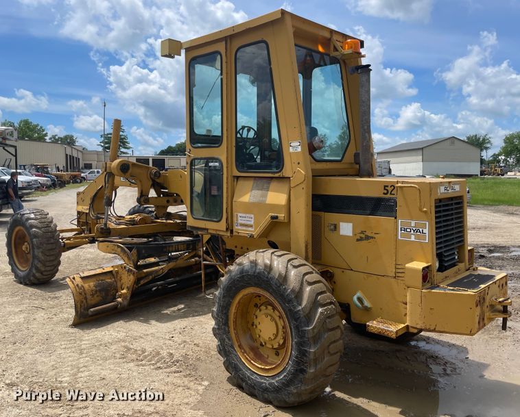 image for item IC9337 Royal 80  motor grader