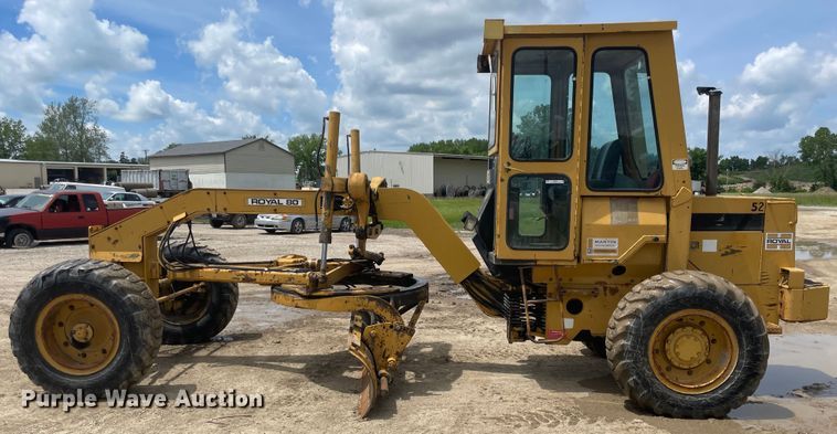 image for item IC9337 Royal 80  motor grader