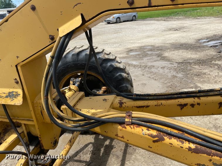 image for item IC9337 Royal 80  motor grader