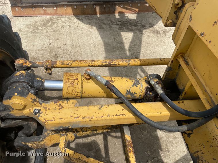 image for item IC9337 Royal 80  motor grader