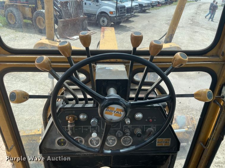 image for item IC9337 Royal 80  motor grader