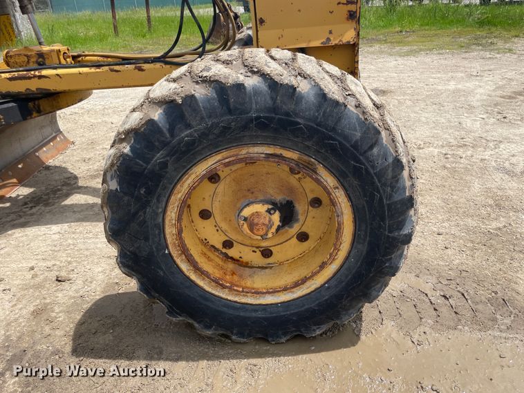 image for item IC9337 Royal 80  motor grader