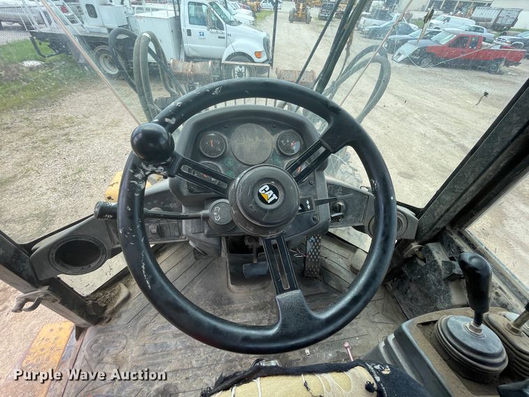 image for item IC9338 2004 Caterpillar IT14G  wheel loader