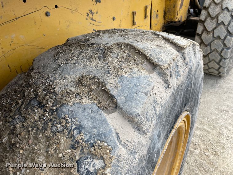 image for item IC9338 2004 Caterpillar IT14G  wheel loader