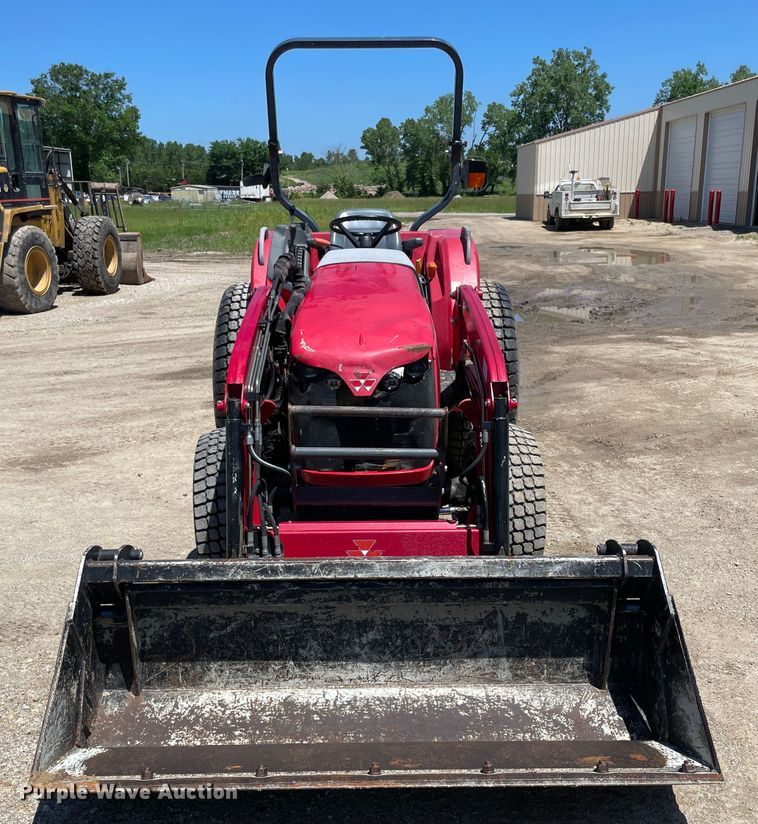 image for item IC9340 Massey-Ferguson 1643  MFWD tractor