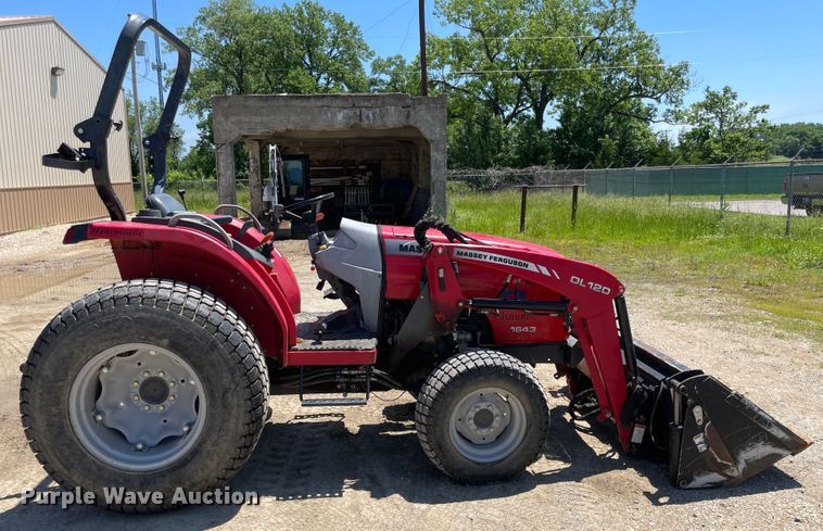 image for item IC9340 Massey-Ferguson 1643  MFWD tractor