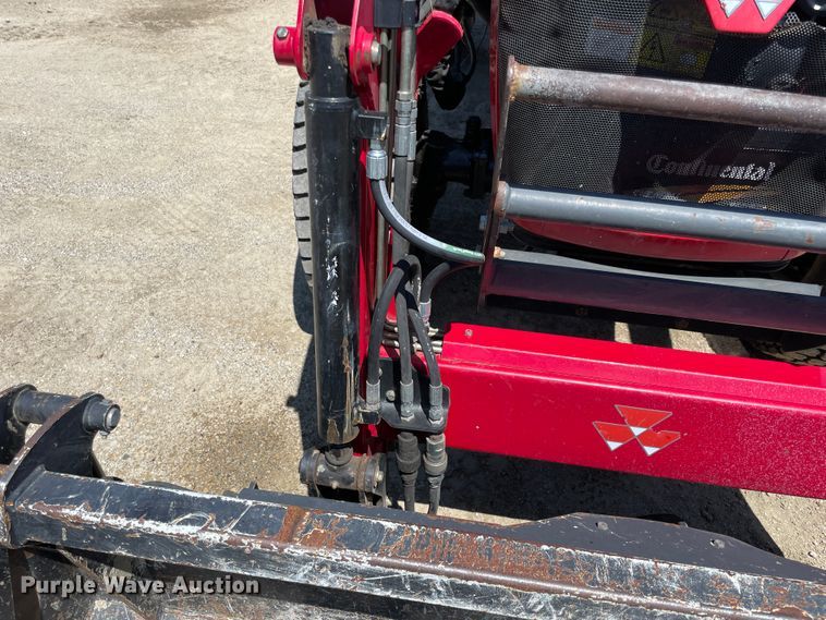 image for item IC9340 Massey-Ferguson 1643  MFWD tractor