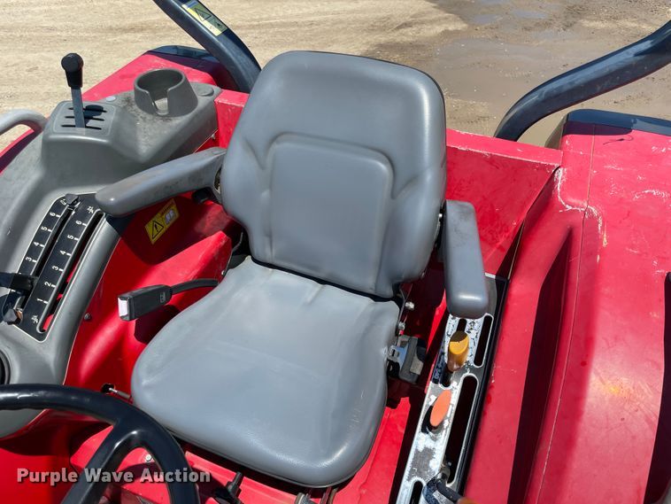 image for item IC9340 Massey-Ferguson 1643  MFWD tractor