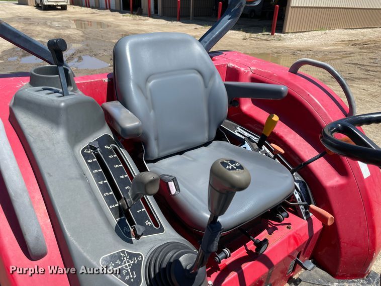 image for item IC9340 Massey-Ferguson 1643  MFWD tractor