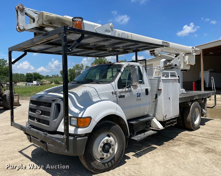 image for item IC9342 2005 Ford F750  bucket truck