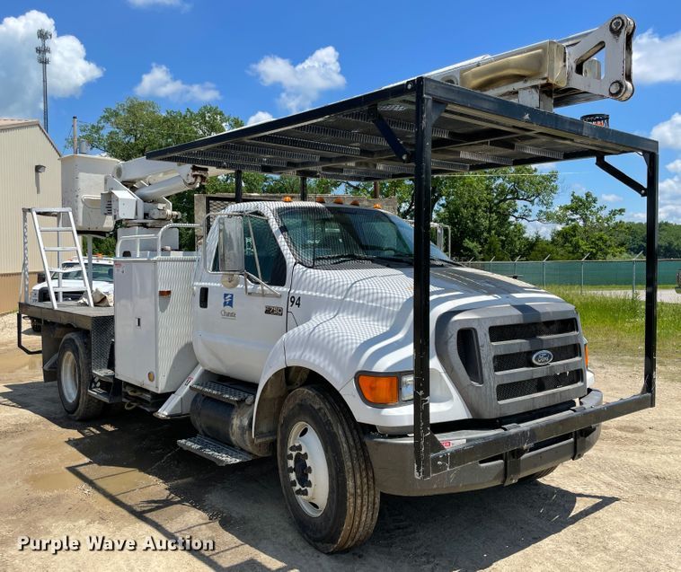 image for item IC9342 2005 Ford F750  bucket truck