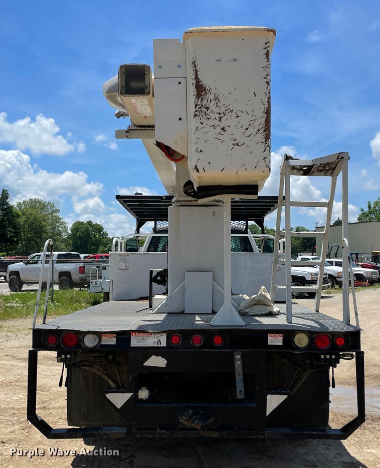 image for item IC9342 2005 Ford F750  bucket truck