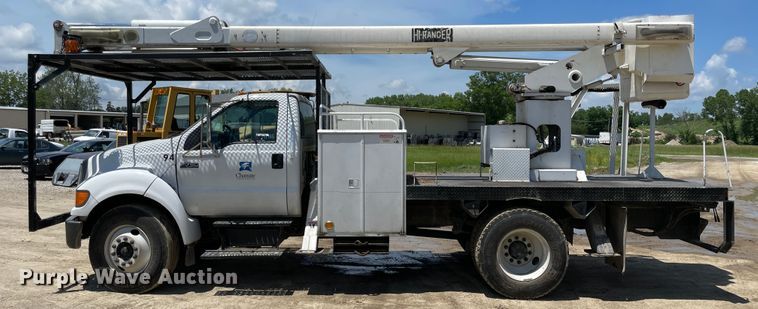 image for item IC9342 2005 Ford F750  bucket truck