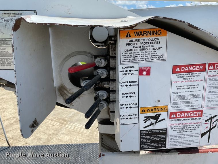 image for item IC9342 2005 Ford F750  bucket truck