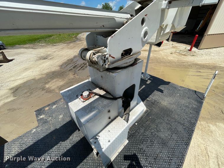 image for item IC9342 2005 Ford F750  bucket truck