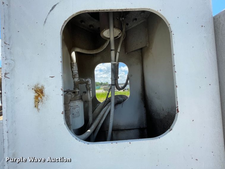 image for item IC9342 2005 Ford F750  bucket truck